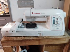 MAQUINA DE COSER Y BORDAR POCO