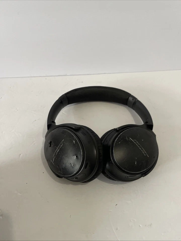 Bose QuietComfort 35 ii Over the Ear Headphone - Black - Image 2 of 4