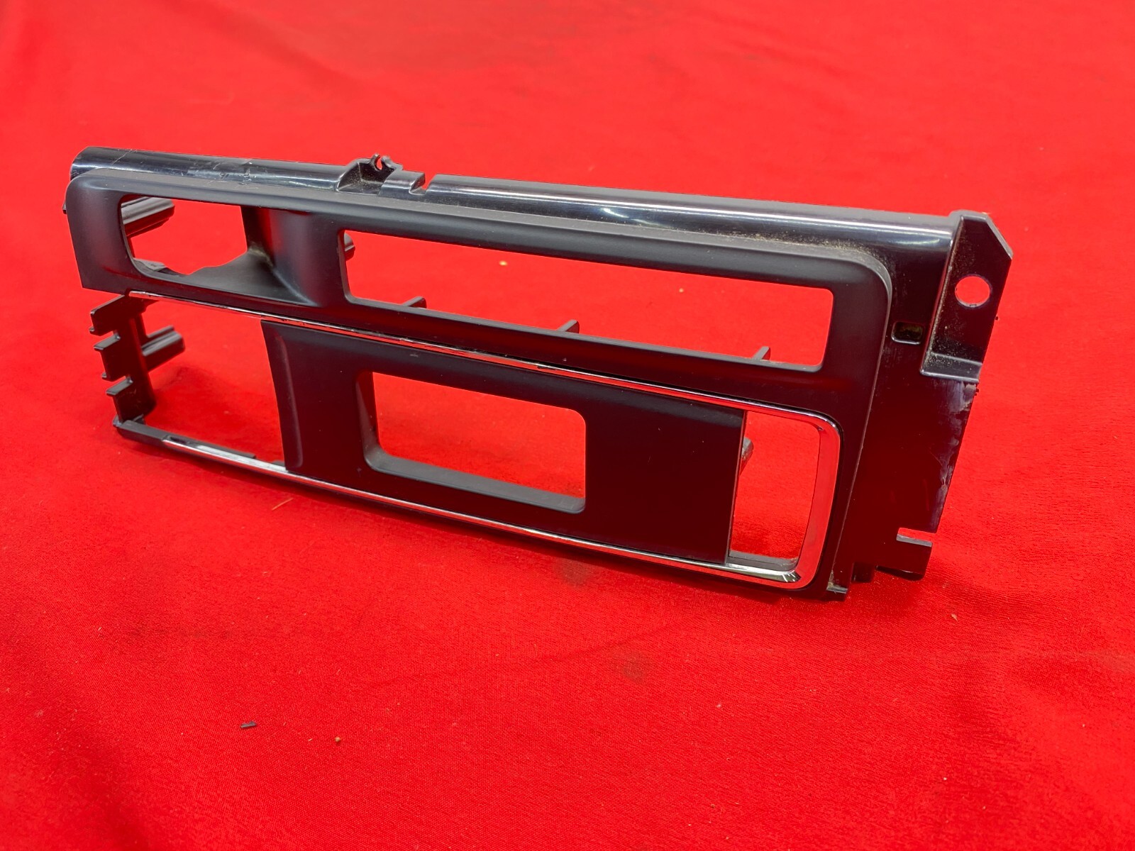 Maserati Ghibli 2017-2021 FRONT Center console