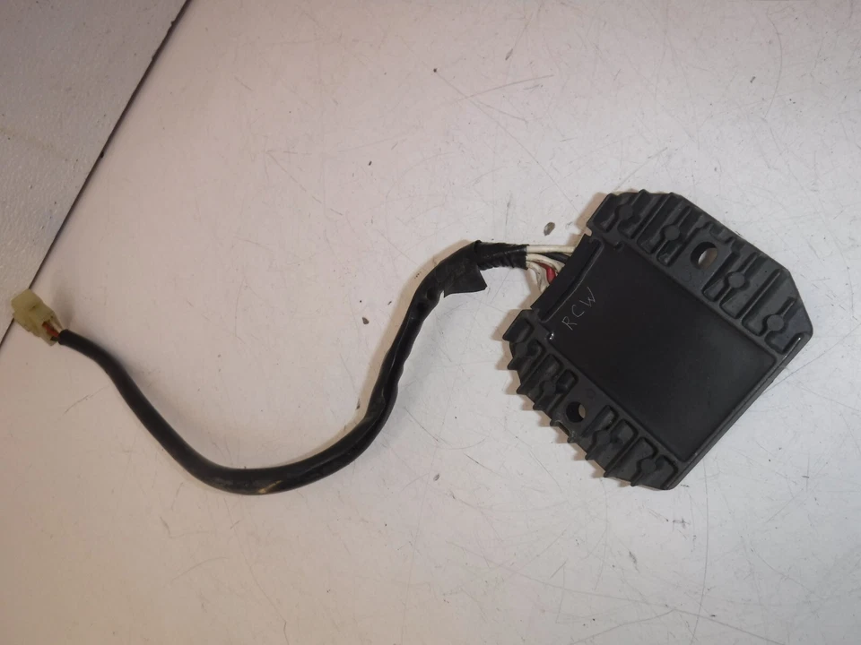 REGULADOR RECTIFICADOR YAMAHA FZ1 01-05 Foto 4 de 4