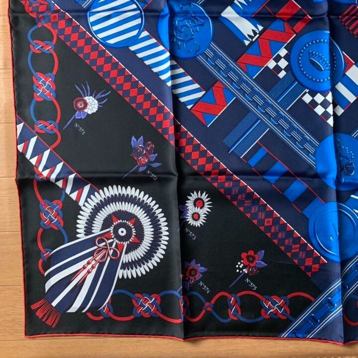 新品 エルメス カレ 90 Flots Fleurs et Frontaux HERMES Scarf Carres90 Flots Fleurs et Frontaux Rosette Silk Marine