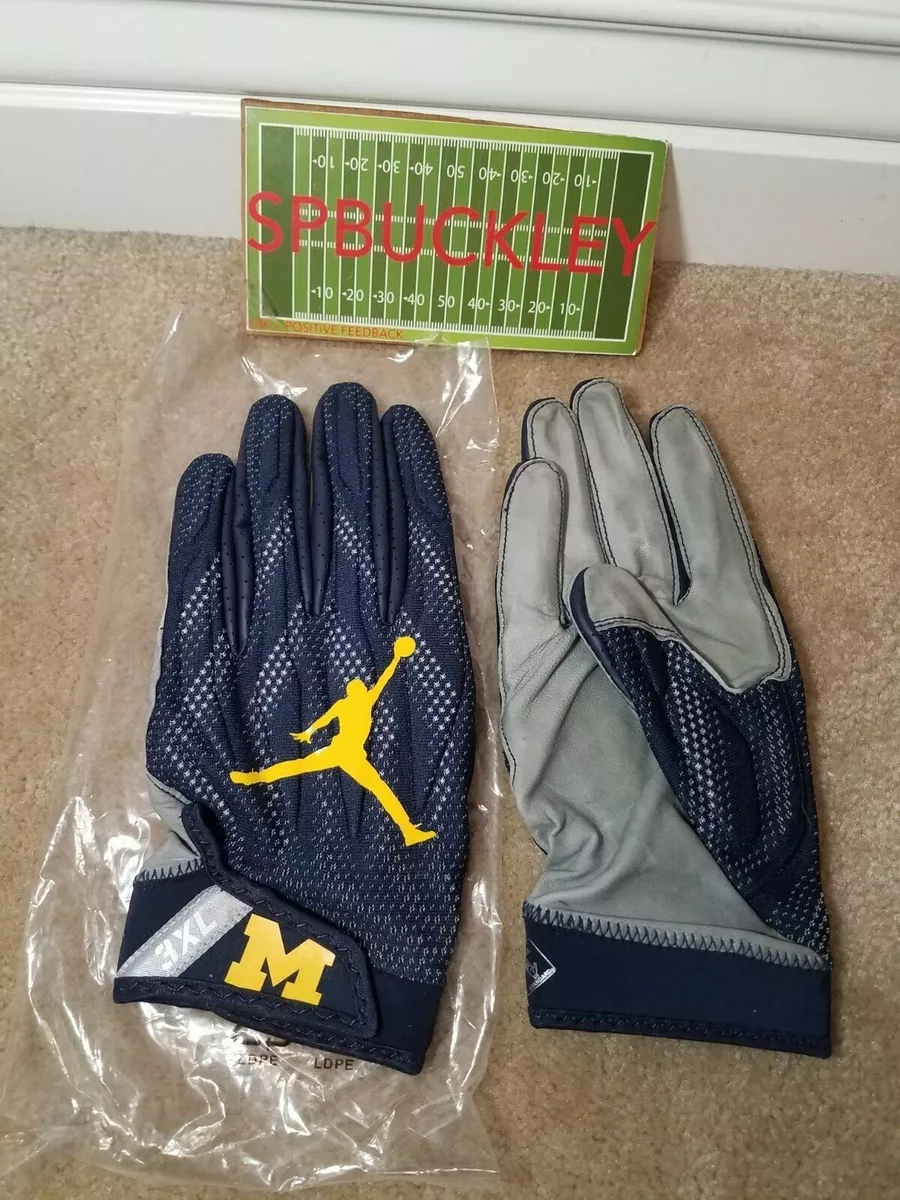 Nike gloves hotsell for sale
