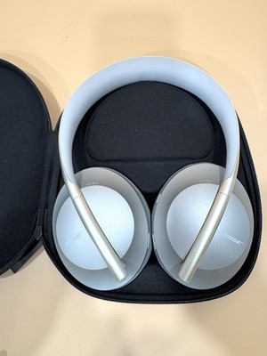 Bose Noise Cancelling Headphones NC700 Silver Bluetooth w/ Case New Ear Pads
