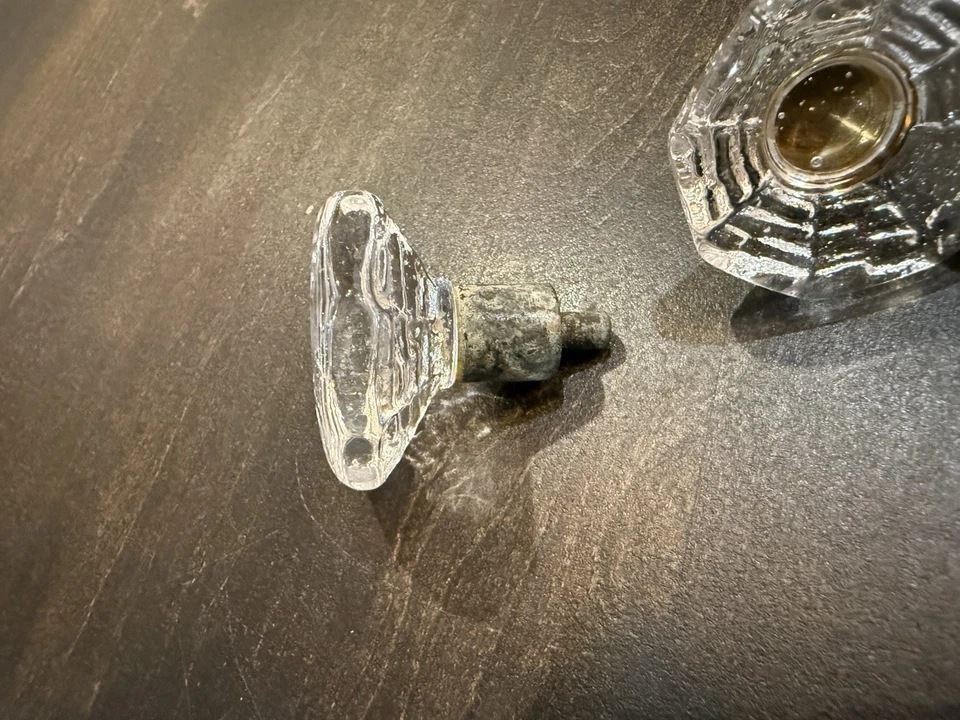 Set of 4 Vintage Clear Glass Brass Cabinet Drawer Knobs Pulls Octagonal 8-sided - Image 3 of 4