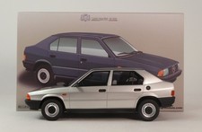 Laudoracing Alfa Romeo 33 1.3 S grigio metal. 1985 1/18 LM211B