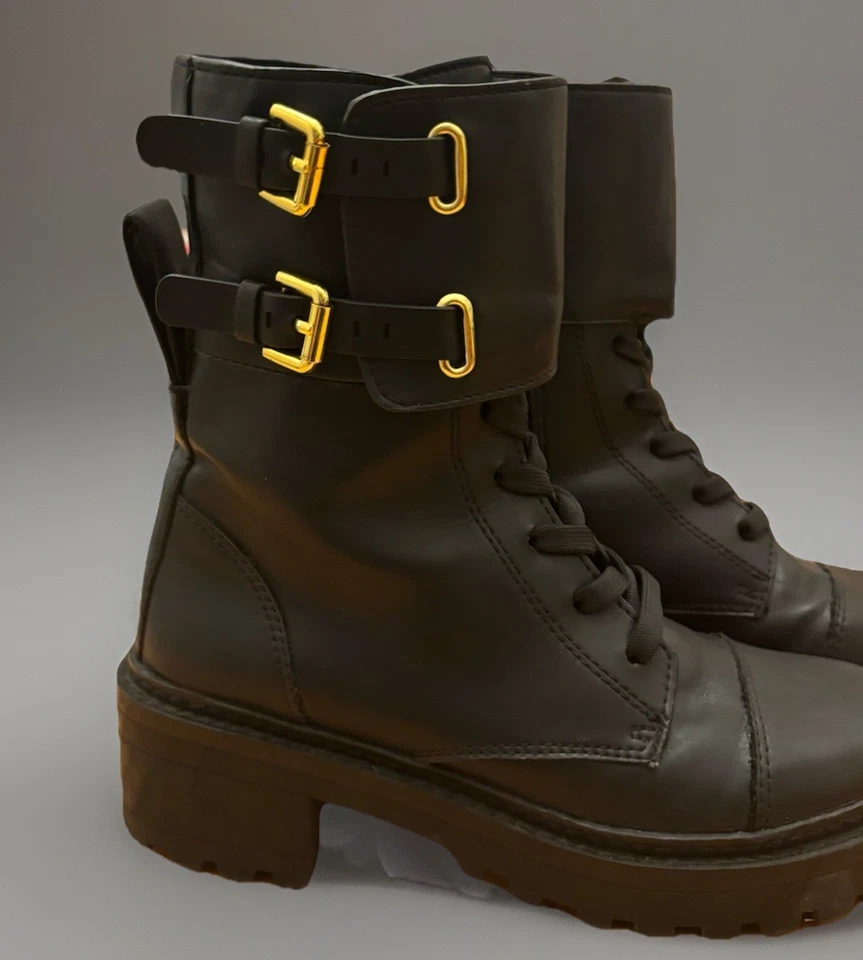 DKNY women’s black combat boot size 6.5 Bart K3125783 Lace Up Ankle side zipper - Image 3 of 4