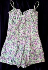 ~ CARMIN Purple and Green Floral Print Romper Juniors SMALL Sweetheart Neckline