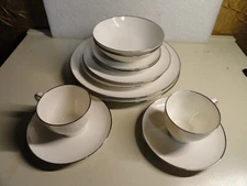Noritake 2 Place Setting Lorelei Pattern 14 Pieces