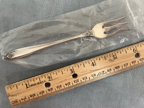 International Sterling Prelude Pickle Fork No Mono Excellent Condition