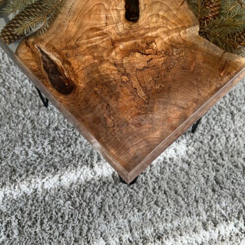 Epoxy Live End Table / Side Table / Pine Cone Epoxy / Natural Edge Side Table - Picture 3 of 8