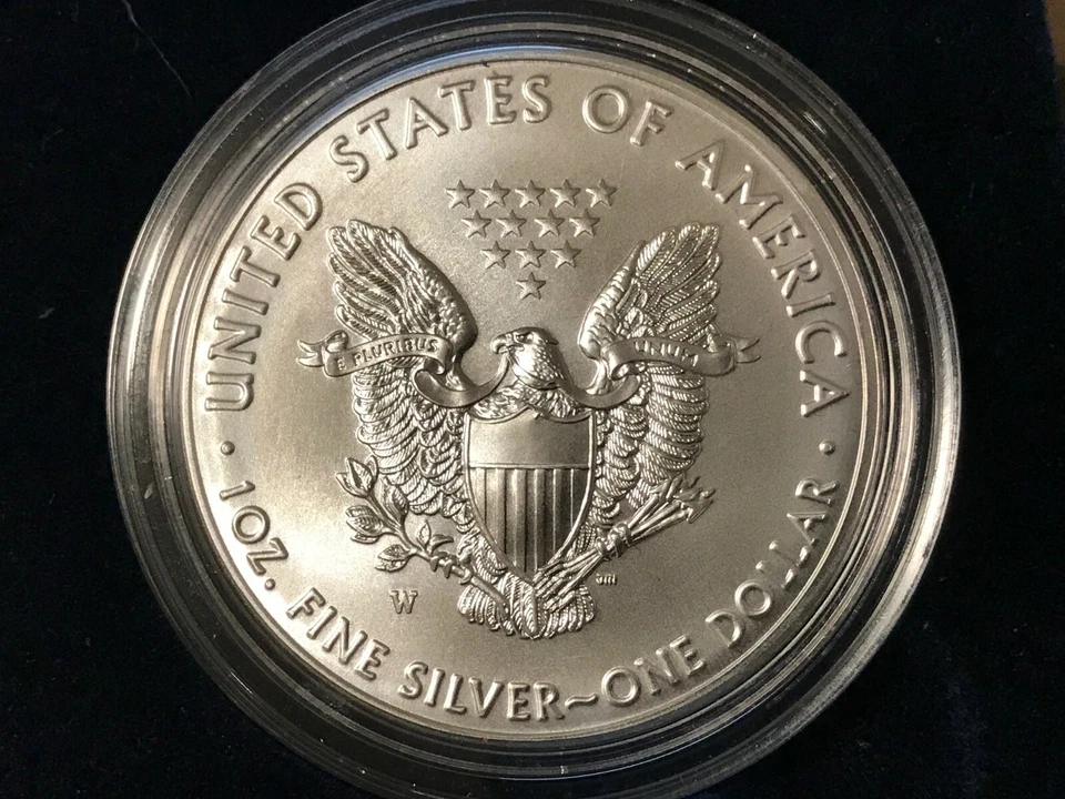2016 W American Eagle One Ounce Silver Uncirculated Burnished 30th Anniversary - Image 4 of 4