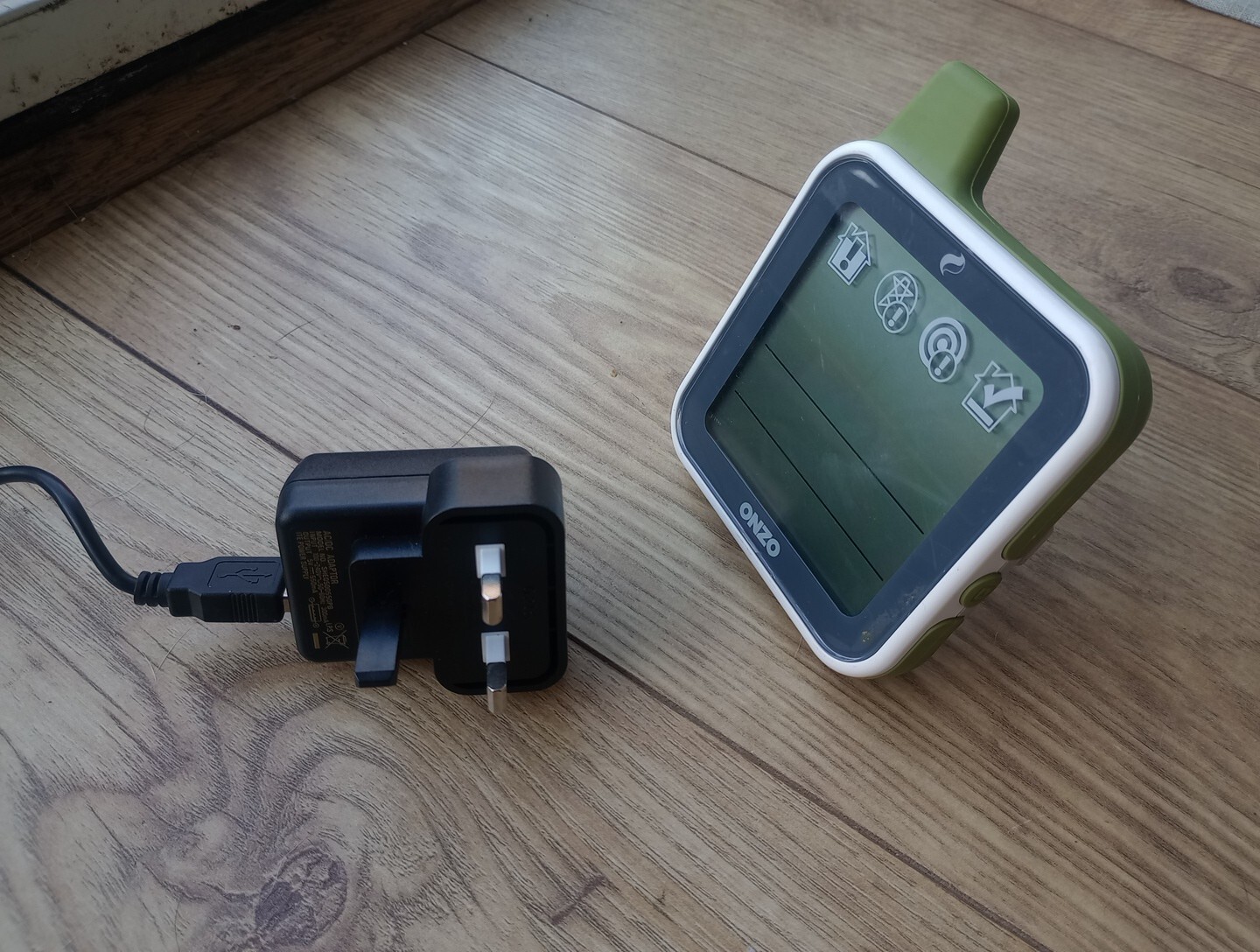 Onzo Wireless Smart Energy Monitor Screen With USB Cable And Charger eBay