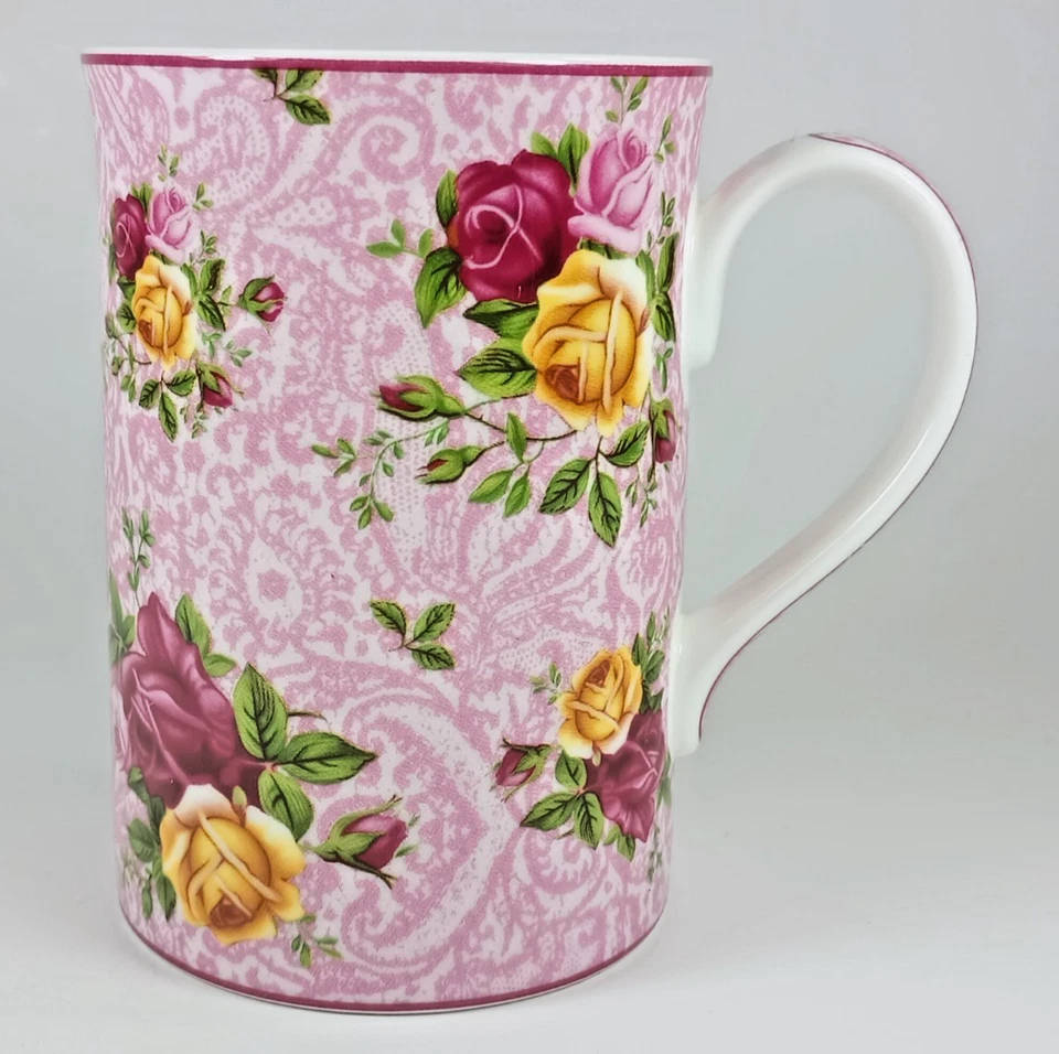 Royal Albert Bone China Dusky Pink Lace Old Country Roses Cup / Mug, 2002. - Image 2 of 4