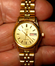 LADIES' CITIZEN GOLD TONE QUARTZ WATCH DAY/DATE GN-0-S-5 573609