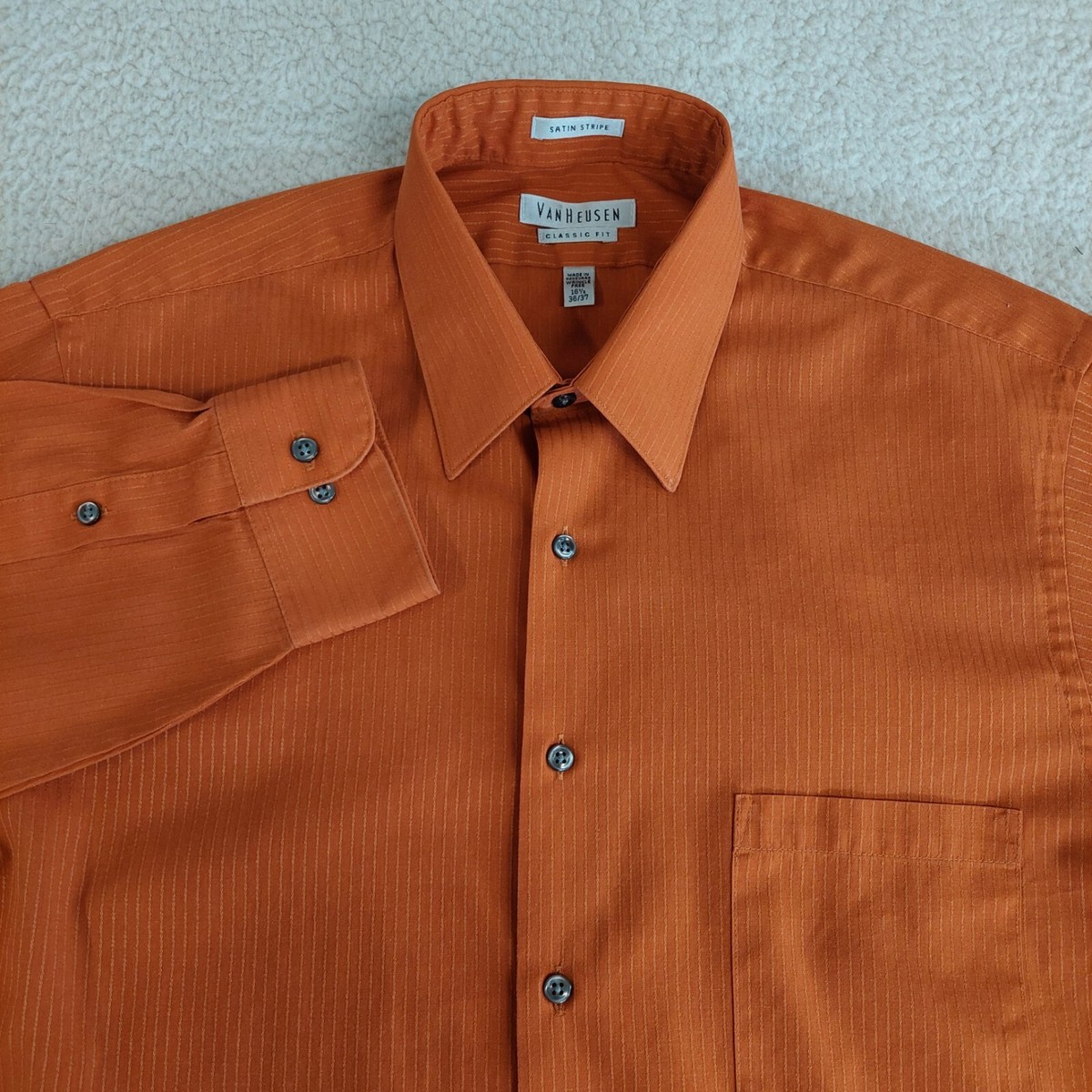 Van Heusen Satin Stripe Classic Fit Men 36/37 Long Sleeve Dress Shirt