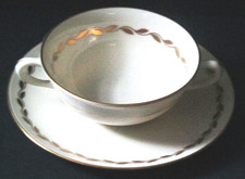 LENOX Flat Cream Soup  Underplate/Dessert Plate GOLDEN WREATH