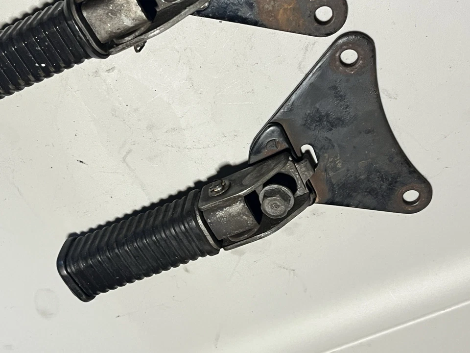 1974 74-76 Honda CB360 E OEM Front Forward Peg Pedal Foot Rest Mount - Image 3 of 4