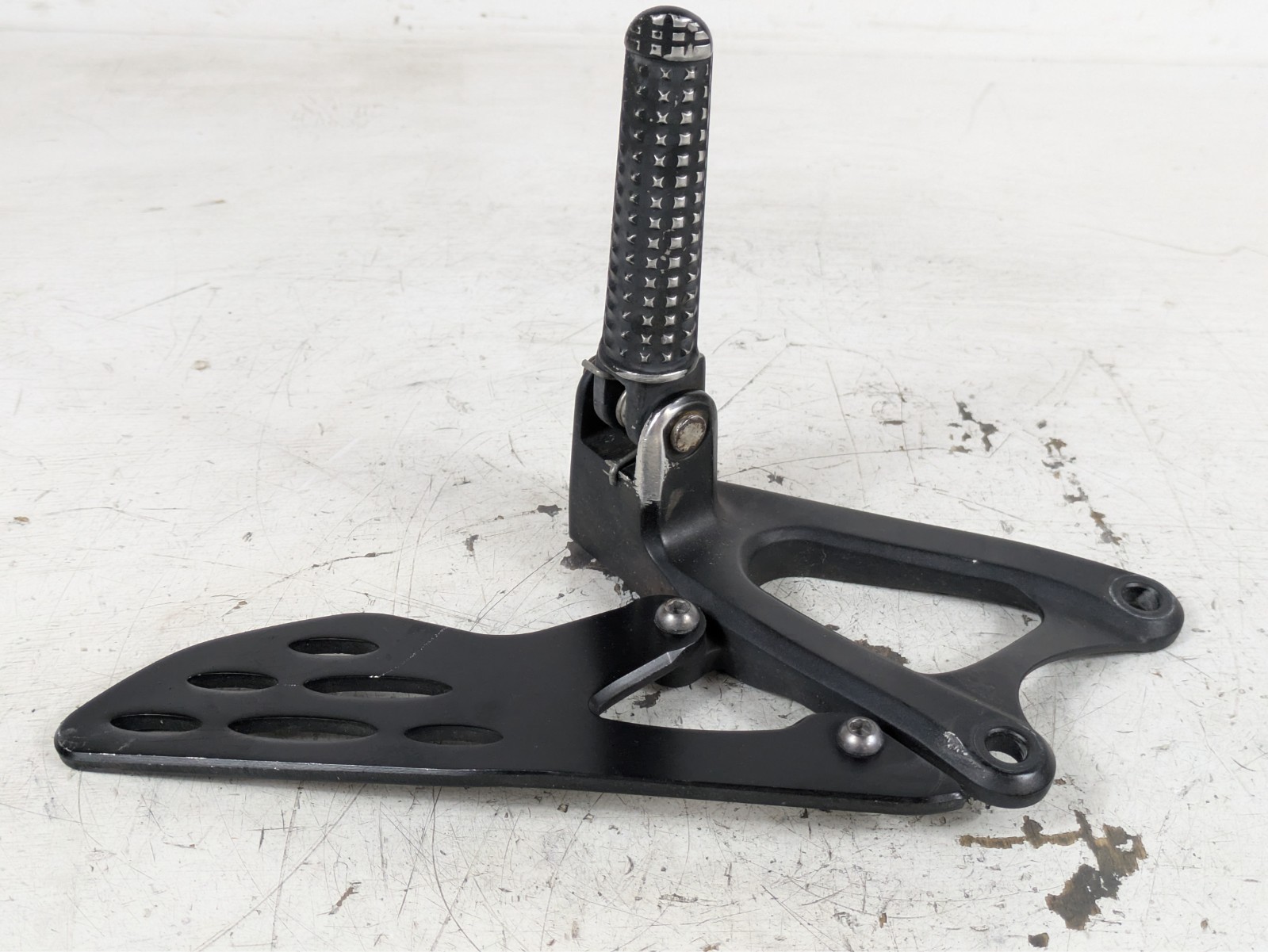 2009 - 2014 Yamaha YZFR1 YZF R1 Left Driver Foot Rest Peg and Mount