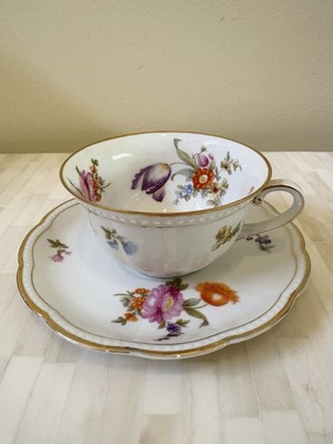 VTG K&A Krautheim Selb Bavaria Meadow Flowers Gold Trim  Tea Cup Saucer Set