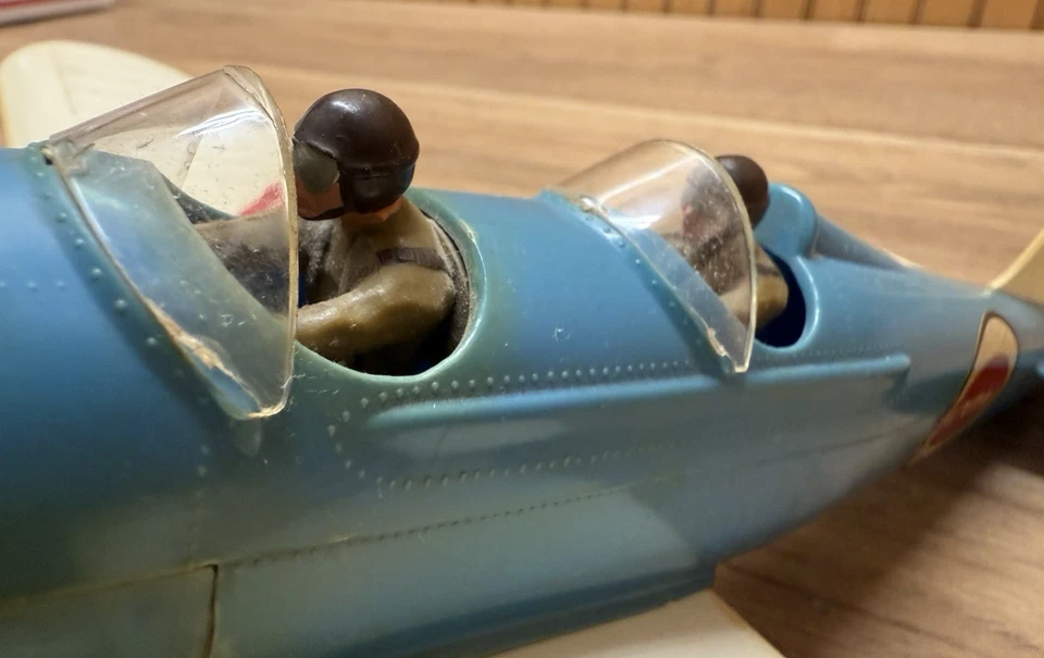 Modelo de avión Cox Ryan Trainer de colección de los años 60 con motor .020, acelerador y pilotos Foto 3 de 4