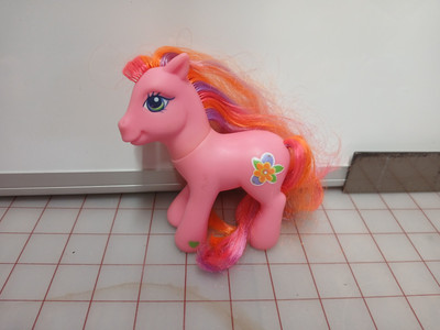 G3 My Little Pony Beachberry 2004 Dazzle Brights Pony Butterfly Island