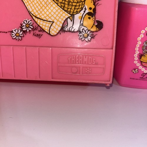 Vintage 1975 "Daisy" Pink Plastic Lunchbox By Thermos, W/ Thermos, Kirby Martin - Picture 4 of 18