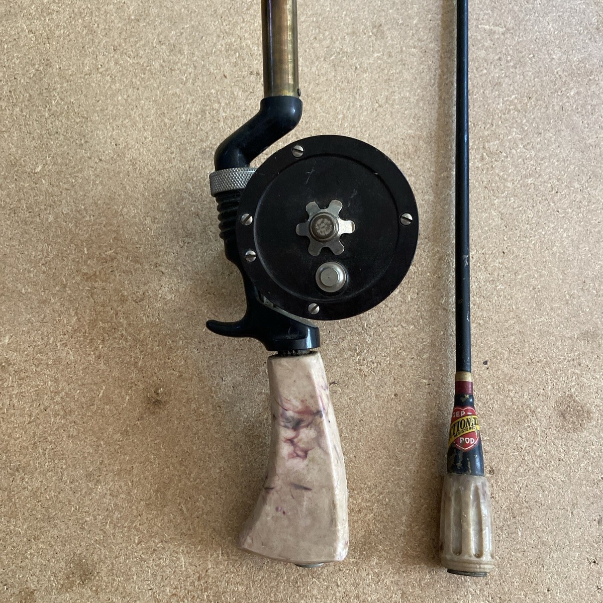 ANTIQUE/VINTAGE GEP Actionized ROD STEEL FISHING ROD With Reel