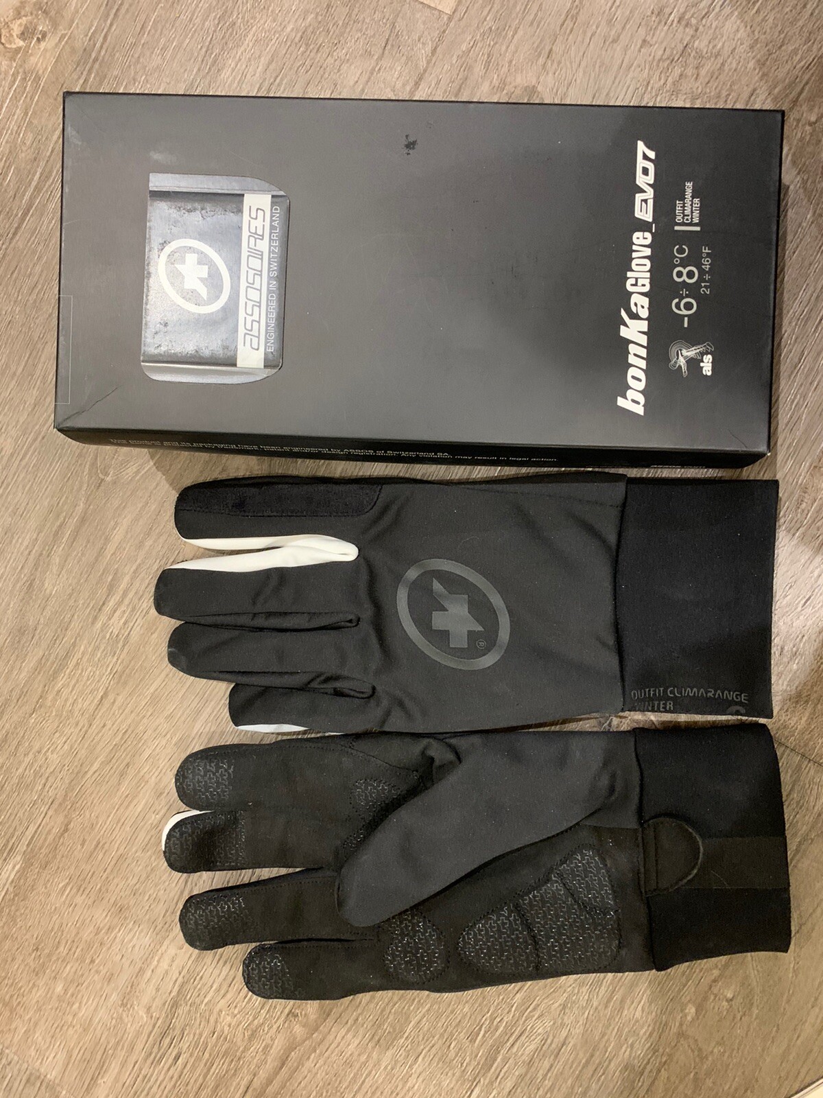 assos bonka gloves evo 7 winter cycling gloves