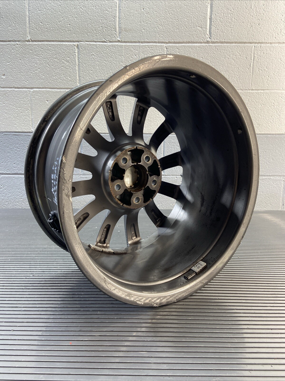 2014-2017 Maserati Ghibli Wheel Rim Disc 9.5j x 18 Genuine OEM *NOTE*