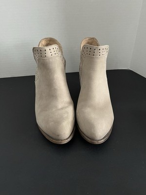 Steve Madden Women's Size 7 M Tan Ankle Fashion Boots w/ Heel