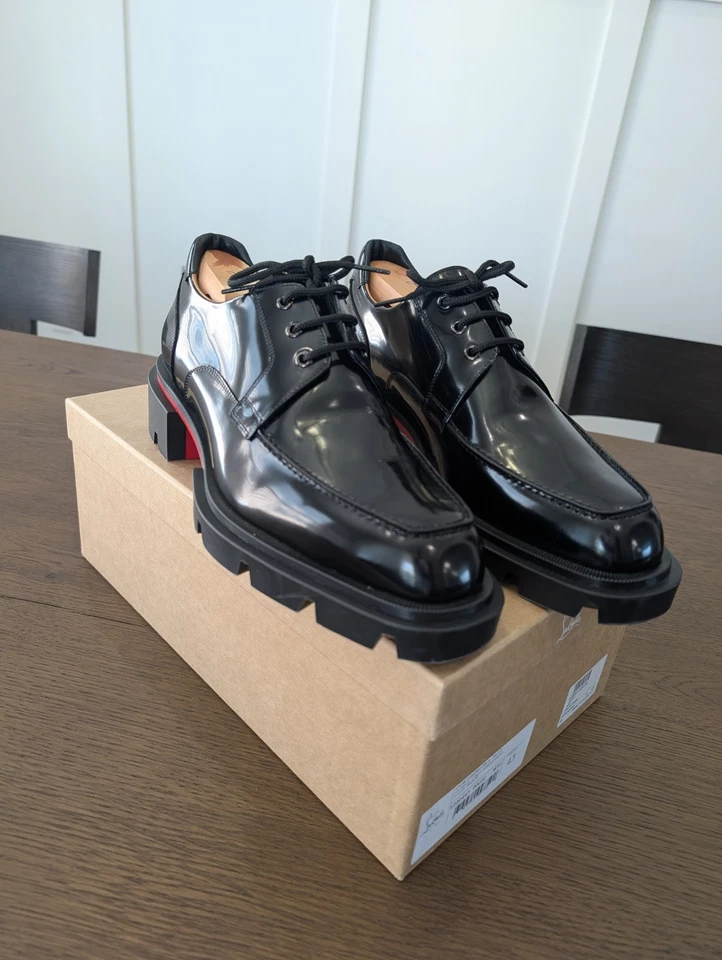 Christian Louboutin Our Georges Talla US 10 EU 43 CHAROL NEGRO Foto 2 de 4