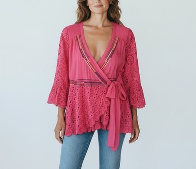 Odd Molly Two-Step Flow Bluse Damen Klein Drei-Viertel-Ärmel V-Ausschnitt Rosa