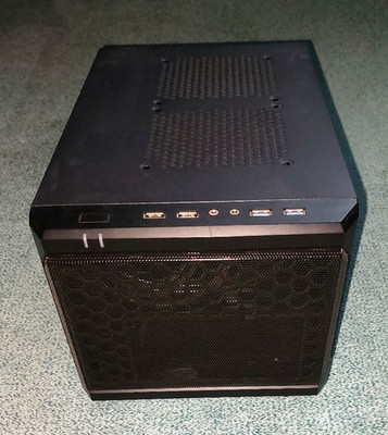 Sharkoon QB One Mini-ITX PC Case Housing Black Read Description Below