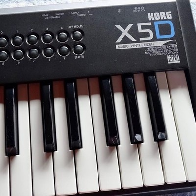 KORG X5D Music Synthesizer  Japan