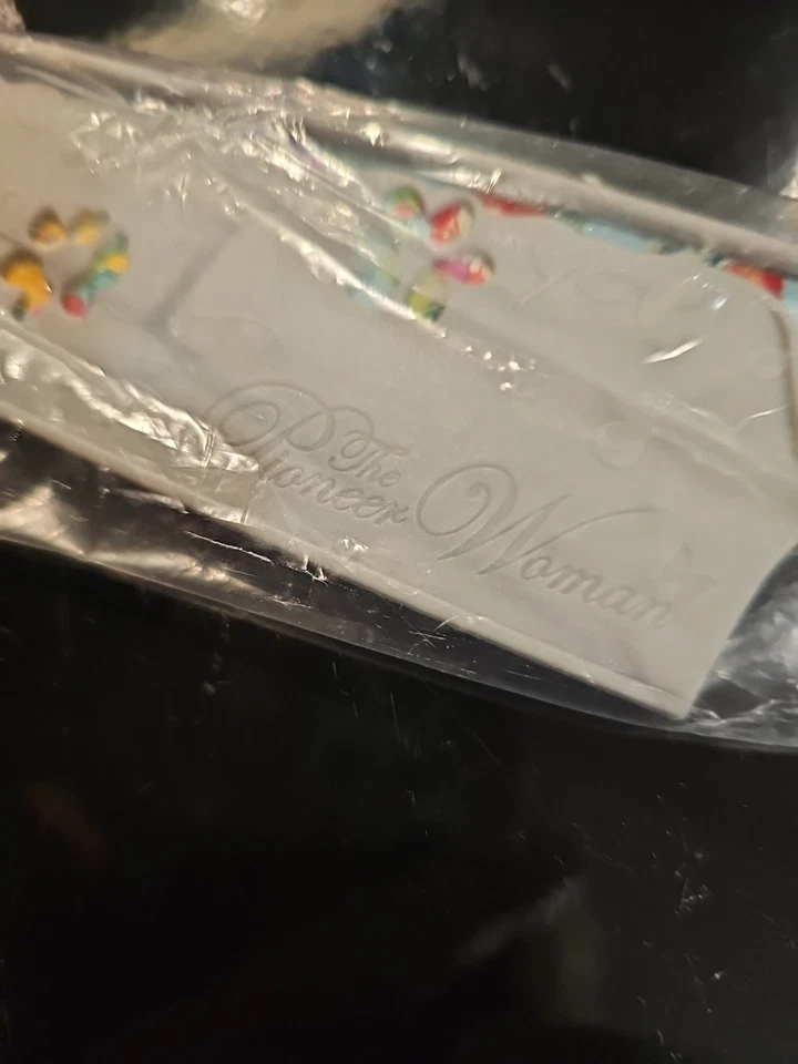 Cuchillo Mujer Pioneer Gris Hoja Floral Nuevo. Foto 4 de 4