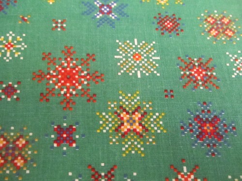 Cotton Fabric Joan Kessler CHRISTMAS Multicolored Snowflakes on Green BTYx44 - Picture 5 of 6