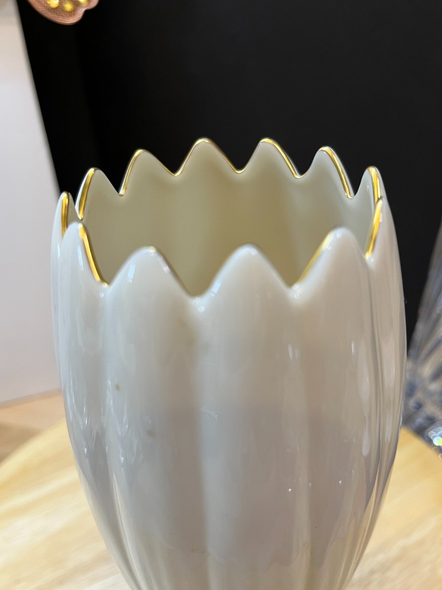Lenox Porcelain Gothic Collection Closed Bloom Blossom 9