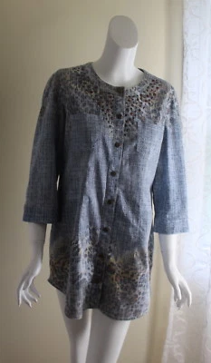 Chico's Sz 1 M Inhabituel Art-To-Wear Funky 32 " Long Snap Chemise Tunique Haut - Photo 1/4