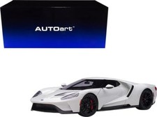 2017 Ford GT Frozen White 1/18 Model Car by Autoart