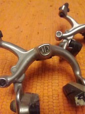 Paire étriers de frein 4 pistons - Jaguar