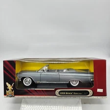 Road Signature 1959 Buick Electra 225 Convertible Silver 1/18 Collectors Conditi