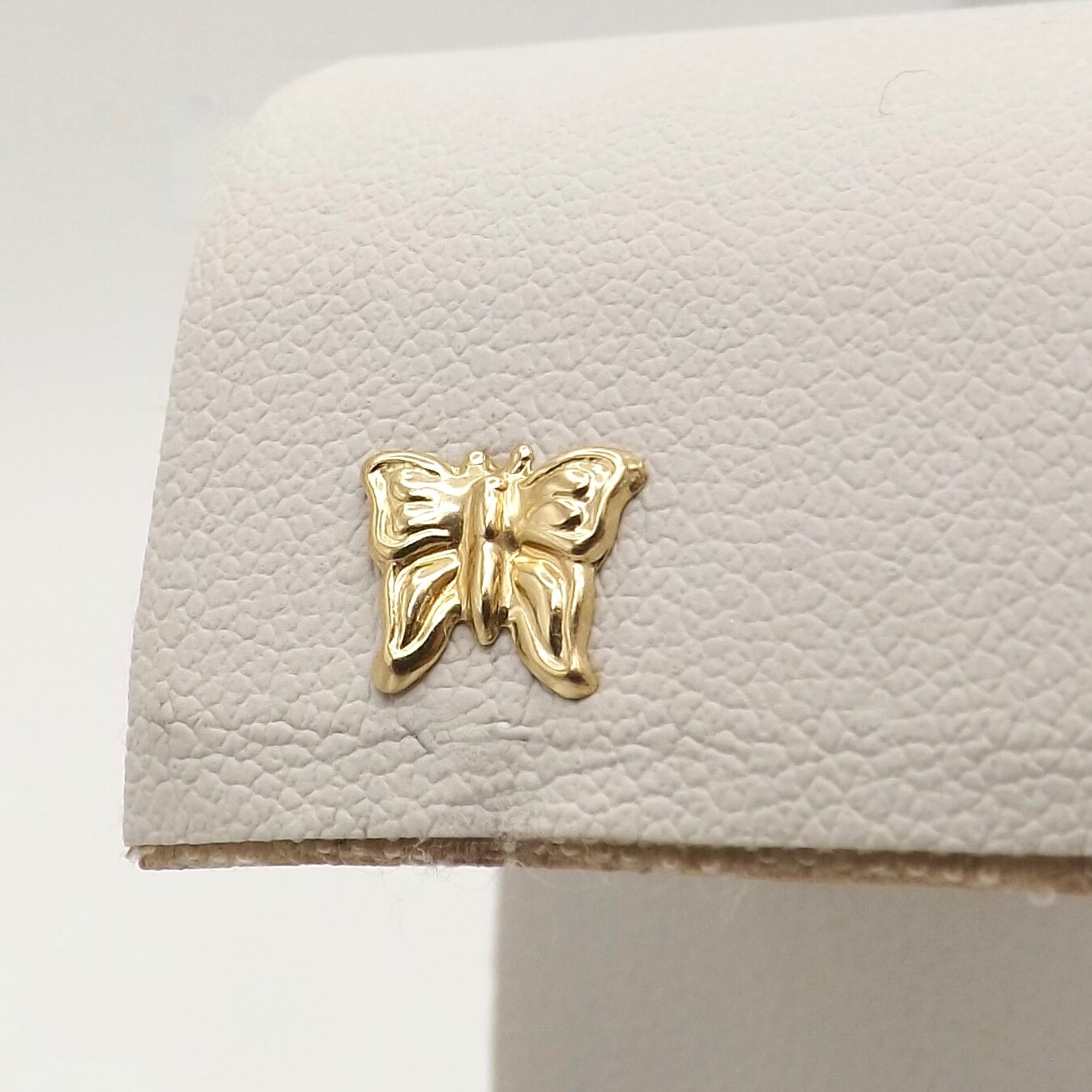 Solid 14k Gold Tiny Butterfly Single Stud Earring… - image 1