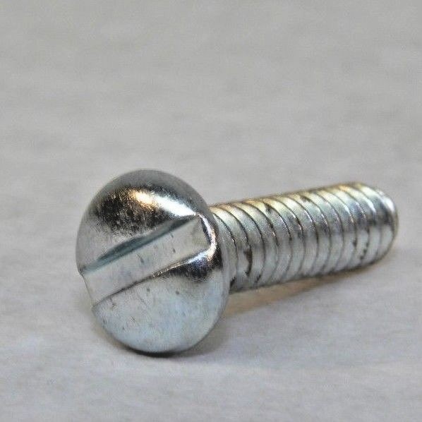 PACK OF 600 MACHINE SCREW ZINC PLATED STEEL 632 X 1/2" SLOTTED PAN