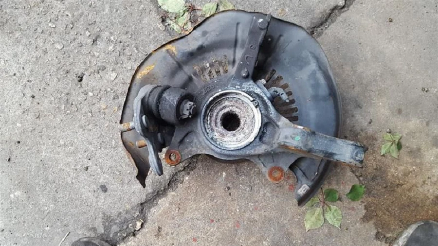 2010-2015 Lexus RX350 Driver Left Front Spindle Knuckle OEM - Image 2 of 4