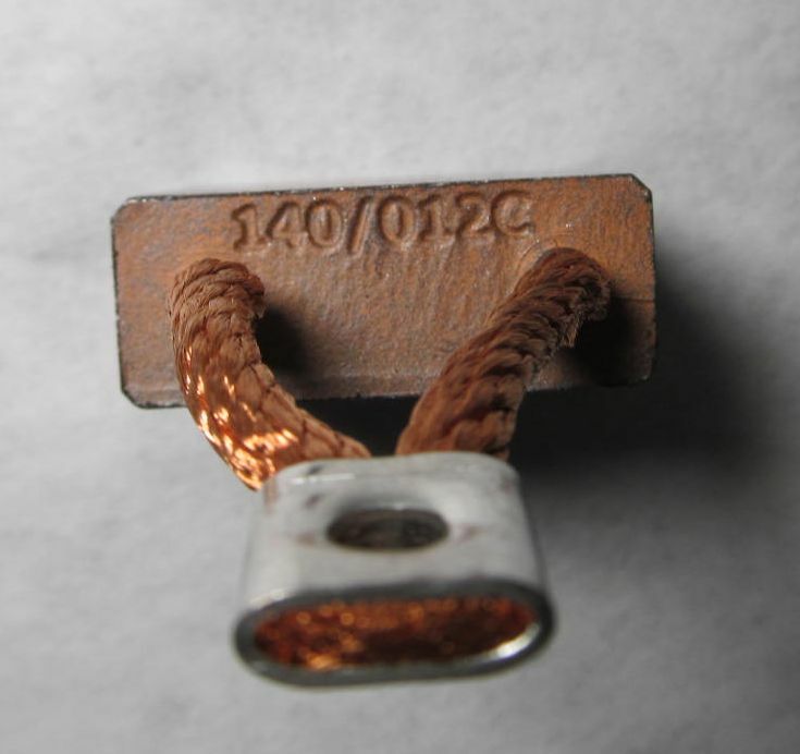 Lot De 4 Balais En Carbone 12V Pour Moteur - Référence 140/012C - Marque Mersen (Oasis)