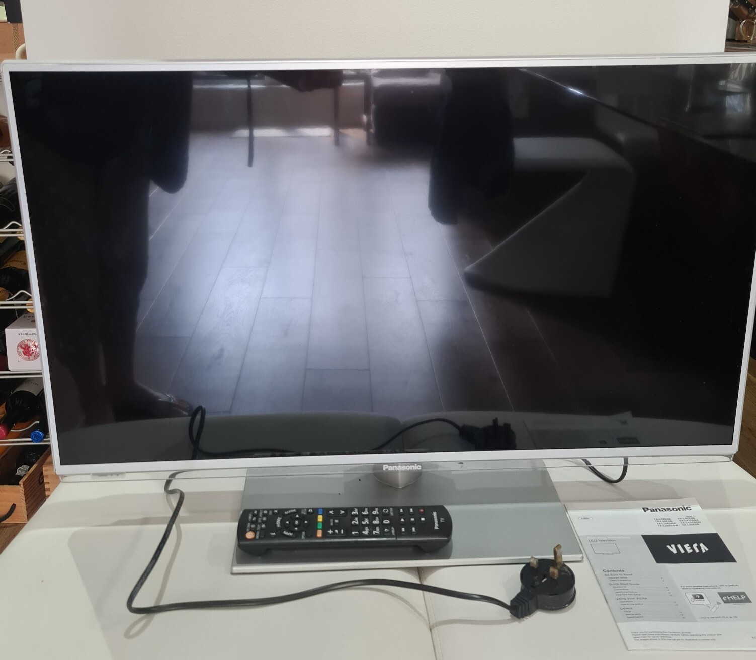 Panasonic Viera TV + Remote TX L32E6B 32" Grey eBay