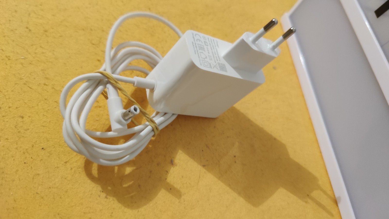 Chargeur MI XIAOMI BLJ24W308080P-V noir, l'accessoire idéal pour votre station de nettoyage