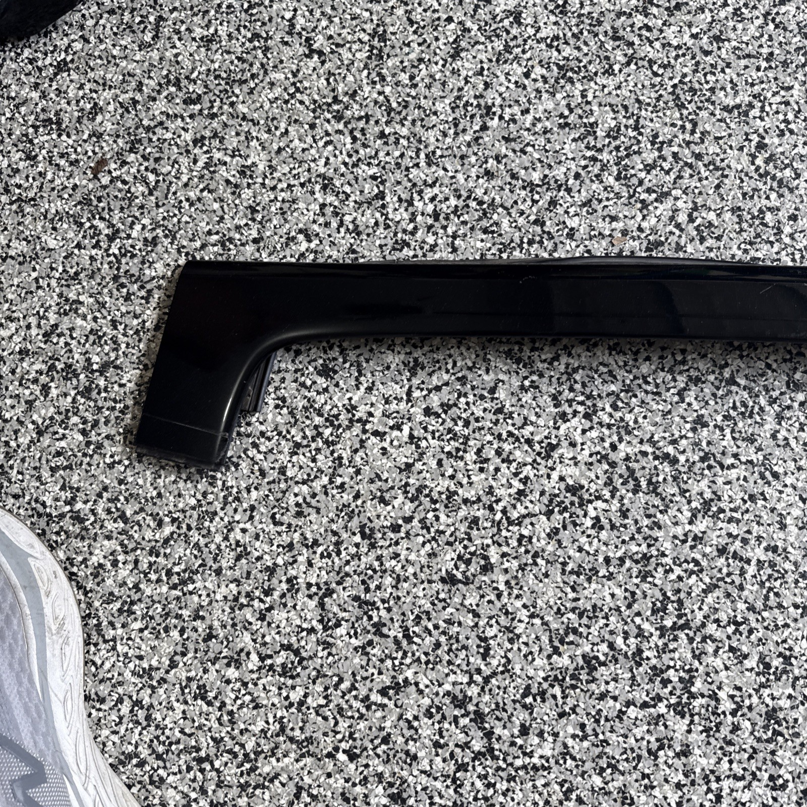 10-14 OEM Rolls Royce Ghost RR4 Front LH Drivers Side  Window Molding 7226086