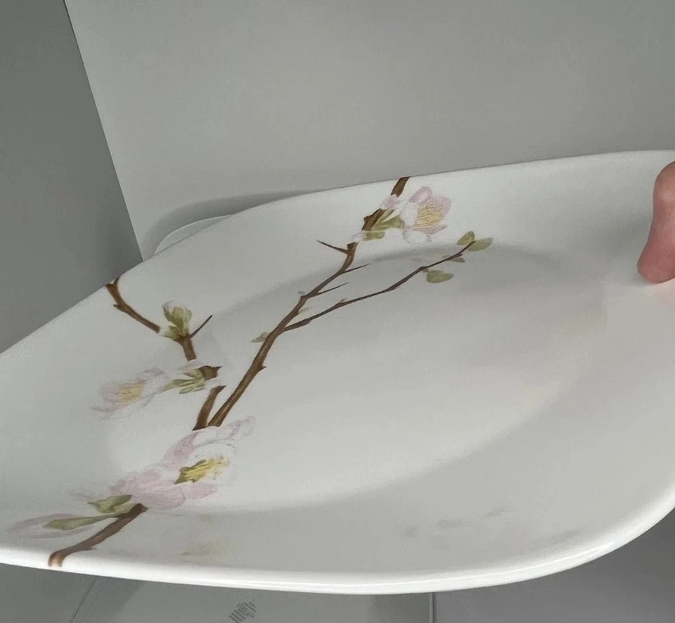 Set of 4 Pre Owned Corelle Vitrelle Square Dinner Plates China Blossom 10 1/2" - Image 3 of 4