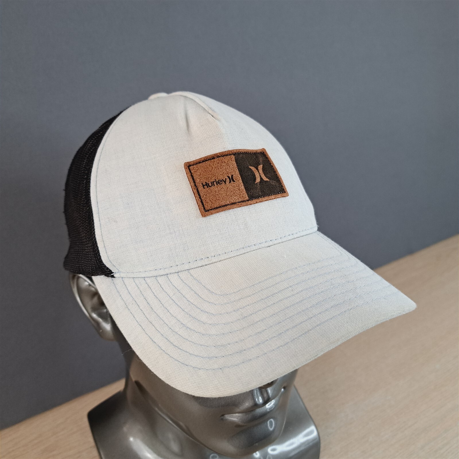 HURLEY LOGO PATCH ADJUSTABLE SNAPBACK TRUCKER/MES… - image 2